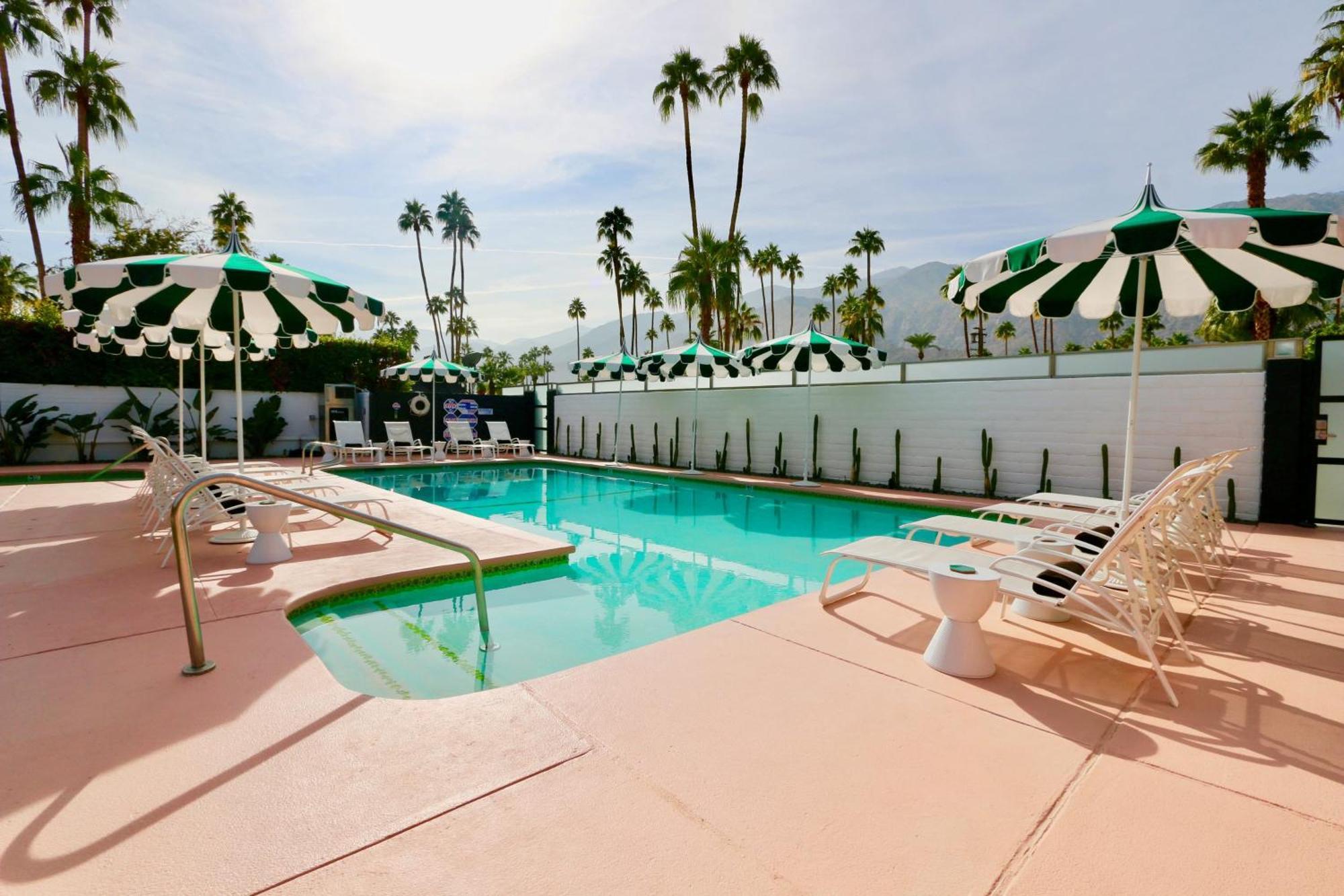 The Marley Hotel By Avantstay Classic Palm Springs Hotel W Pool Hot Tub Extérieur photo