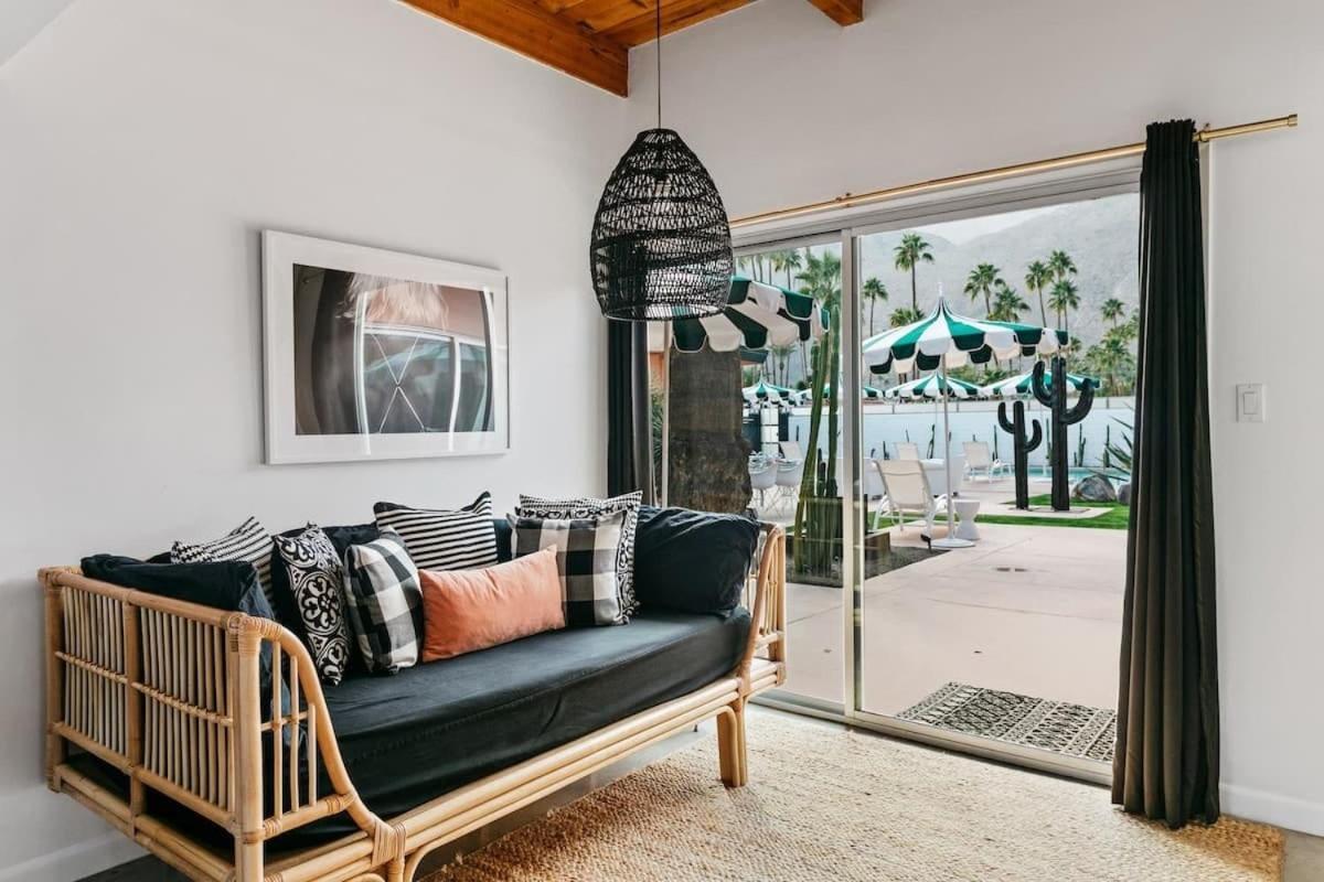 The Marley Hotel By Avantstay Classic Palm Springs Hotel W Pool Hot Tub Extérieur photo