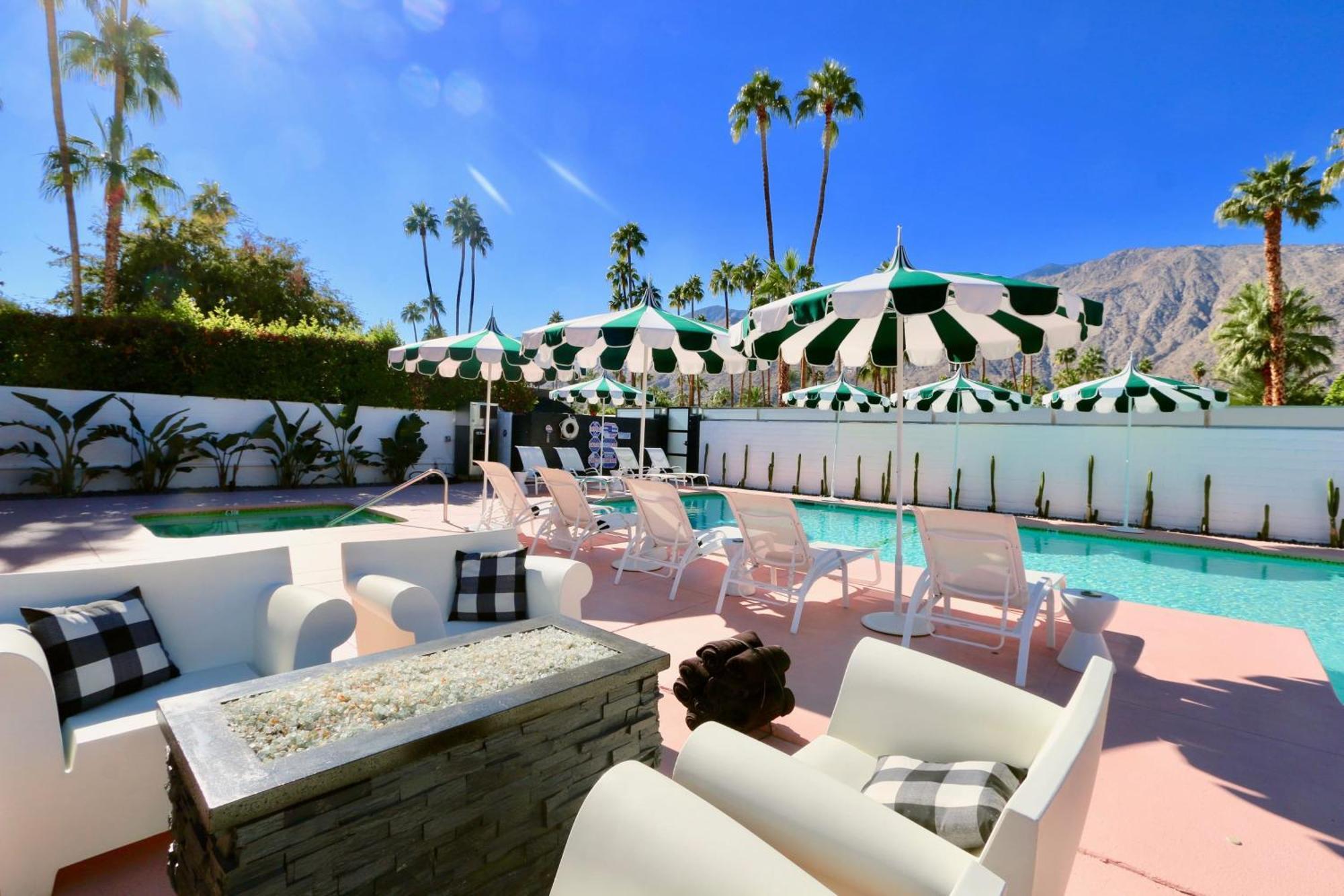 The Marley Hotel By Avantstay Classic Palm Springs Hotel W Pool Hot Tub Extérieur photo